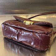 Kitlife Bottega Veneta Pad Crossbody Bag Burgundy 717237 28x14x10cm - 2
