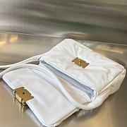 Kitlife Bottega Veneta Pad Crossbody Bag White 717237 28x14x10cm - 6