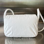 Kitlife Bottega Veneta Pad Crossbody Bag White 717237 28x14x10cm - 4