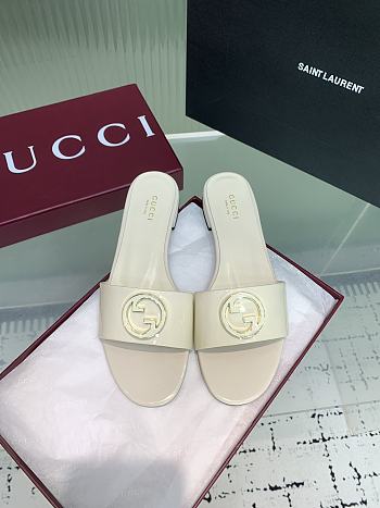 Kitlife Gucci Interlocking Round Buckle Slippers White