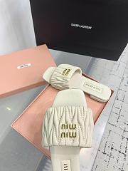Kitlife Miu Miu Logo Slides White - 5