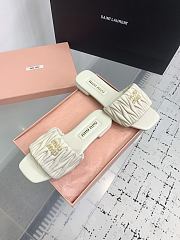 Kitlife Miu Miu Logo Slides White - 4