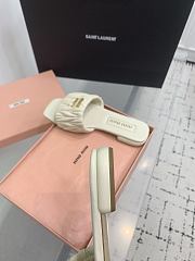 Kitlife Miu Miu Logo Slides White - 2