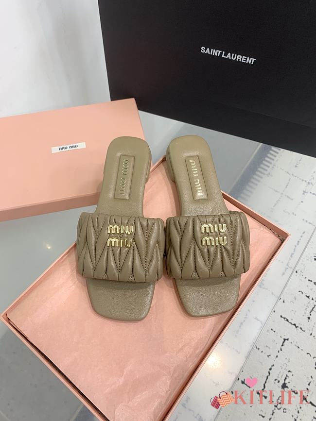 Kitlife Miu Miu Logo Slides Beige - 1