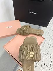 Kitlife Miu Miu Logo Slides Beige - 2