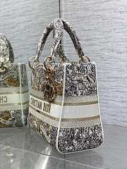 Kitlife Dior Lady White & Yellow Embroidery with Around the World Motif Bag 24x11x20cm - 6