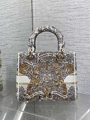 Kitlife Dior Lady White & Yellow Embroidery with Around the World Motif Bag 24x11x20cm - 3