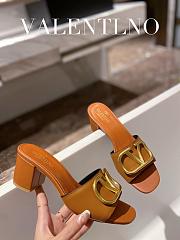 Kitlife Valentino Garavani 60mm VLogo Brown Leather Mules - 5