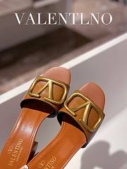 Kitlife Valentino Garavani 60mm VLogo Brown Leather Mules - 2