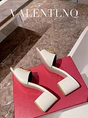 Kitlife Valentino Garavani 60mm VLogo White Leather Mules - 2