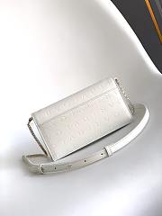 Kitlife Bvlgari Logo Infinitum Chain Wallet White 19x10.5x4.5cm - 2