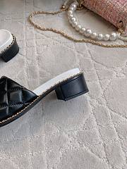 Kitlife Chanel Embroidered Logo Diamond-shaped Thick-heeled Slippers Black & White  - 3