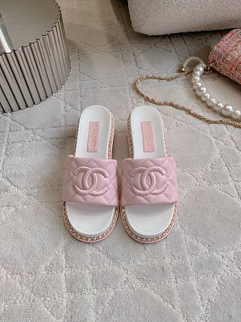 Kitlife Chanel Embroidered Logo Diamond-shaped Thick-heeled Slippers Pink & White