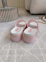 Kitlife Chanel Embroidered Logo Diamond-shaped Thick-heeled Slippers Pink & White - 6