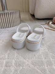 Kitlife Chanel Embroidered Logo Diamond-shaped Thick-heeled Slippers White - 5