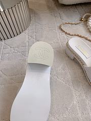 Kitlife Chanel Embroidered Logo Diamond-shaped Thick-heeled Slippers White - 2