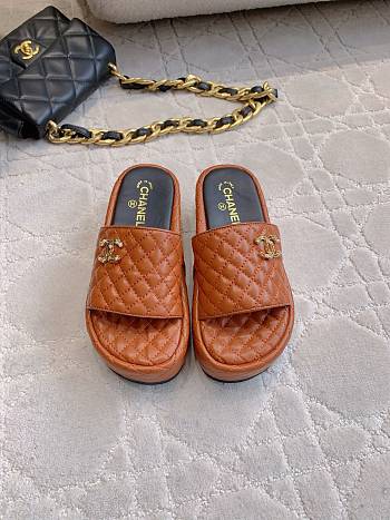 Kitlife Chanel Diamond-shaped Thick-soled Slippers Brown