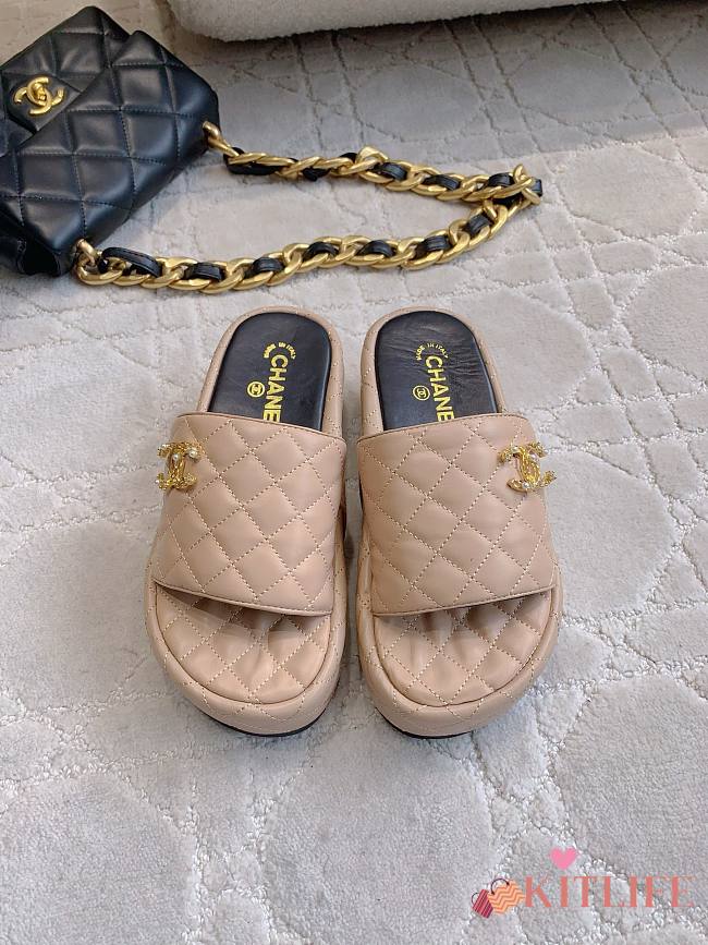 Kitlife Chanel Diamond-shaped Thick-soled Slippers Beige - 1