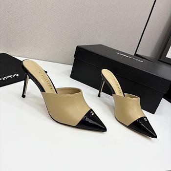 Kitlife Chanel 2025 Classic Pointed High-heeled Splicing Half Slippers Beige & Black