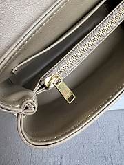 Kitlife Celine Victoire Bag in Beige Calfskin 116592 23.5x14x8cm - 6