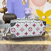 Kitlife Louis Vuitton Mini Soft Trunk Chain Bag White Gradient M13901 18.5x8x13cm - 6