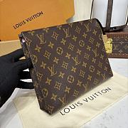 Kitlife Louis Vuitton Trio Toilet Pouch Brown Monogram Canvas M47195 25x5.5x20cm - 4