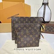 Kitlife Louis Vuitton Trio Toilet Pouch Brown Monogram Canvas M47195 25x5.5x20cm - 5
