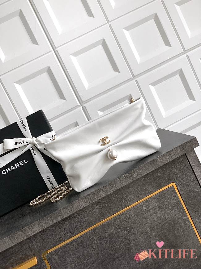 Kitlife Chanel 25S Pearl Chain Clutch Evening Bag White 14x24x5cm - 1