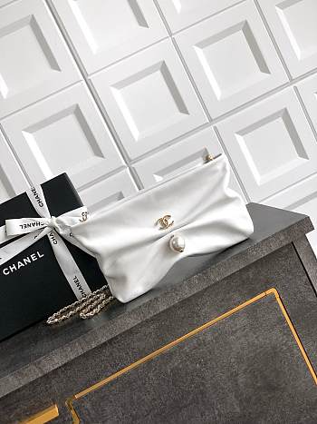 Kitlife Chanel 25S Pearl Chain Clutch Evening Bag White 14x24x5cm