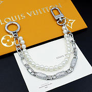 Kitlife Louis Vuitton Pearl and Diamond Double-layer Chain Silver Buckle - 1