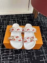 Kitlife Louis Vuitton x TM Bom Dia Flat Comfort Mule Cherry White - 1