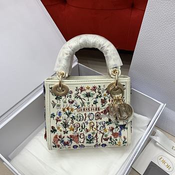 Kitlife Dior Lady Three-grid Multicolor Embroidered Beads Bag White 17x15x7cm