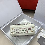 Kitlife Dior Lady Three-grid Multicolor Embroidered Beads Bag White 17x15x7cm - 2