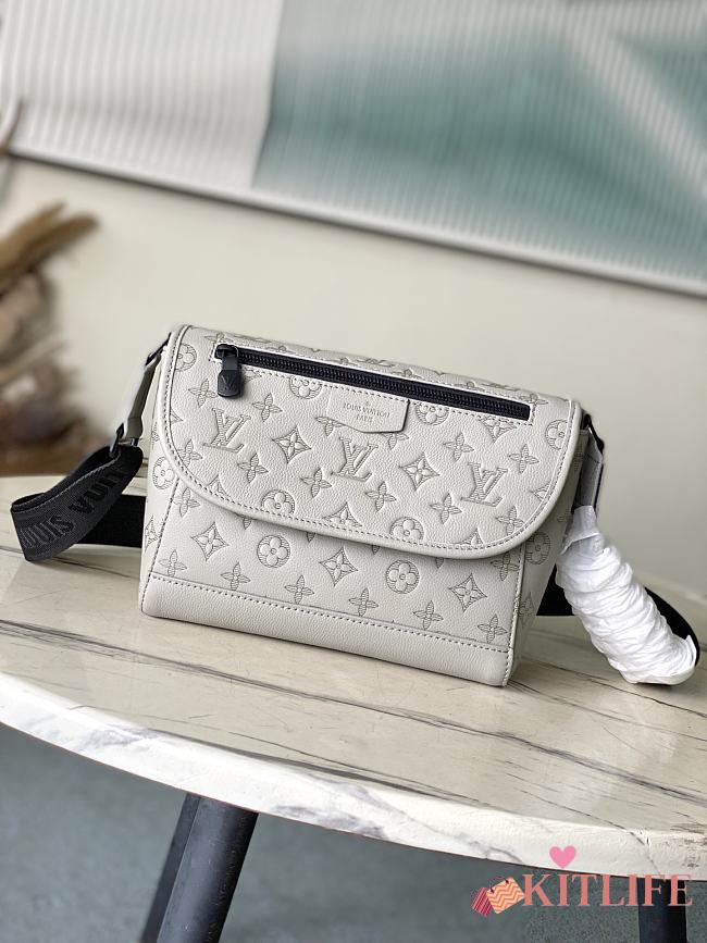 Kitlife Louis Vuitton Pulse Messenger Bag Cream Monogram Shadow M14912 26.6x17x11cm - 1