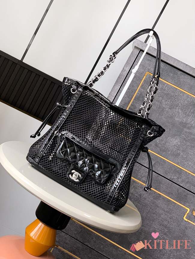 Kitlife Chanel Black Quilted Patent Leather And Mesh La Madrague Tote Bag 26x28x9cm - 1