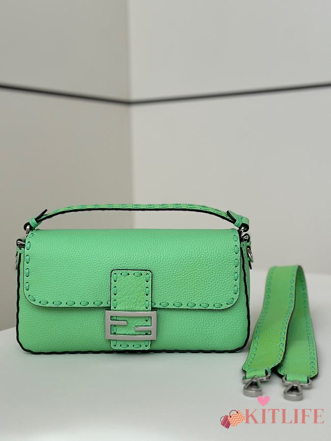 Kitlife Fendi Baguette Selleria Bag in Green 28x6.5x15cm - 1