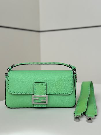 Kitlife Fendi Baguette Selleria Bag in Green 28x6.5x15cm