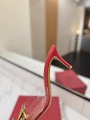 Kitlife Valentino Garavani Vlogo 80 Vinyl & Leather Mule In Red - 4