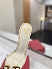 Kitlife Valentino Garavani Vlogo 80 Vinyl & Leather Mule In White - 6