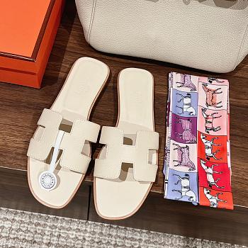 Kitlife Hermes Oran Sandals in Cream