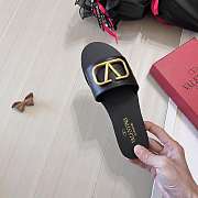 Kitlife Valentino Garavani VLogo Black Leather Slides - 3