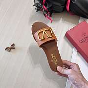 Kitlife Valentino Garavani VLogo Brown Leather Slides - 6
