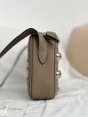 Kitlife Valentino Garavani Nellcôte Crossbody Bag Grey 23x16x6cm - 3
