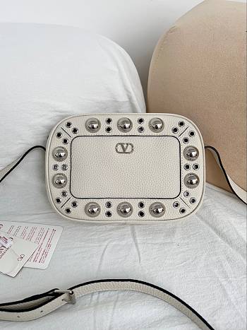 Kitlife Valentino Garavani Nellcôte Crossbody Bag White 23x16x6cm