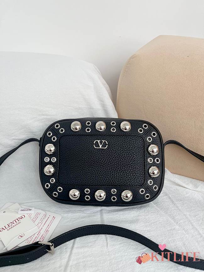 Kitlife Valentino Garavani Nellcôte Crossbody Bag Black 23x16x6cm - 1