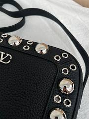 Kitlife Valentino Garavani Nellcôte Crossbody Bag Black 23x16x6cm - 4