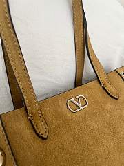 Kitlife Valentino Garavani Nellcôte Mini Suede Shopping Bag Beige 21x16x5cm - 6