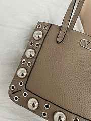 Kitlife Valentino Garavani Nellcôte Shopping Bag Grey 21x16x5cm - 6