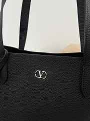 Kitlife Valentino Garavani Nellcôte Medium Shopping Bag In Black Grainy Calfskin 40x30x13cm - 6