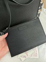 Kitlife Valentino Garavani Nellcôte Medium Shopping Bag In Black Grainy Calfskin 40x30x13cm - 2